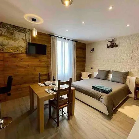 Le Chalet D'or De * Noisy-le-Sec